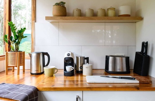 Wheatsheaf Cabin | The Daylesford Bush Retreat