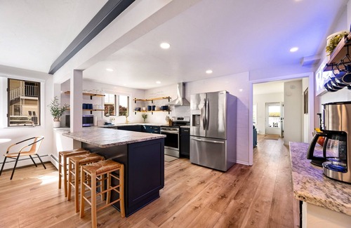 Fish Creek House | The Deckhouse | Water Views, Walk Downtown, Sauna