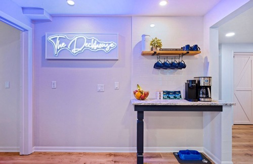 Fish Creek House | The Deckhouse | Water Views, Walk Downtown, Sauna