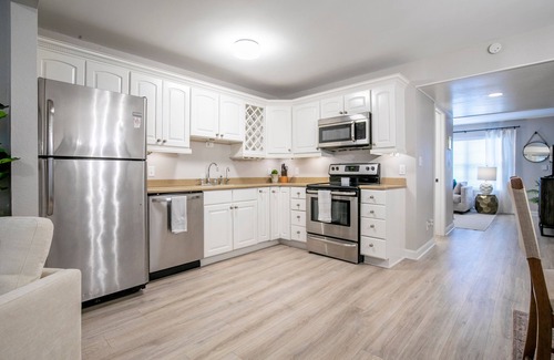 Oxford House | The Delta, 2BR Townhome Stay by Velvet Ditch Villas