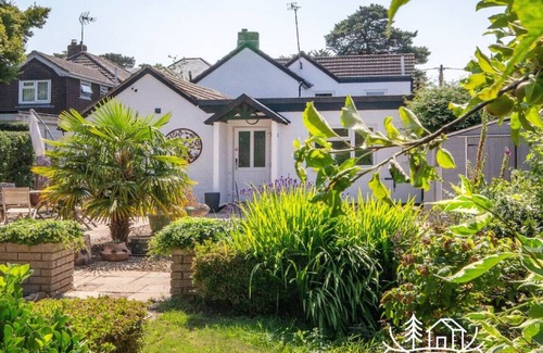 New Forest District Apartment | The Deluxe Hare - Room 2 - New Forest