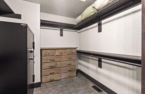 Hayden House | THE DEN at Hayden Lake- Hot Tub, Boat Slip, Close to Riding & Hiking Trails,