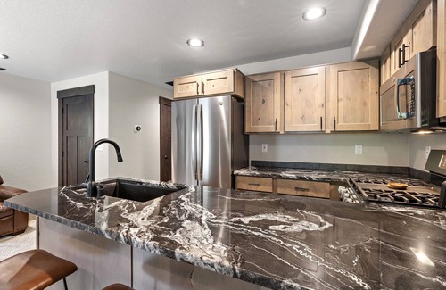 Hayden House | THE DEN at Hayden Lake- Hot Tub, Boat Slip, Close to Riding & Hiking Trails,