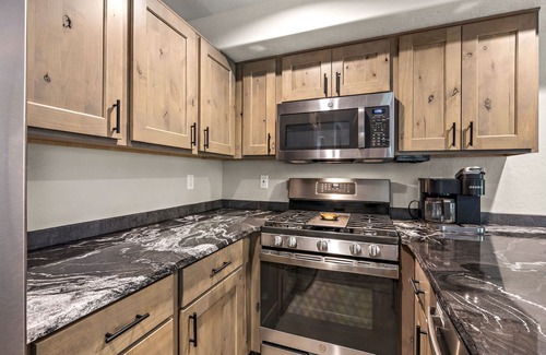 Hayden House | THE DEN at Hayden Lake- Hot Tub, Boat Slip, Close to Riding & Hiking Trails,