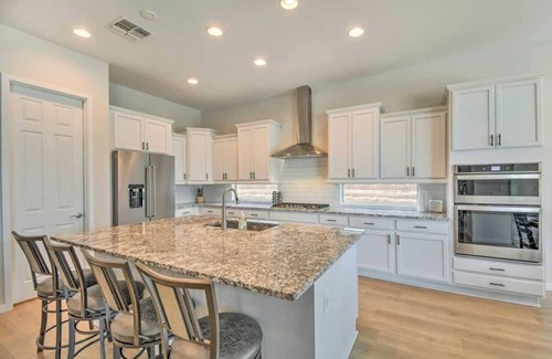 Goodyear House | The Desert Jewel in Lucero w/Private Pool, Jacuzzi, Pool Table!