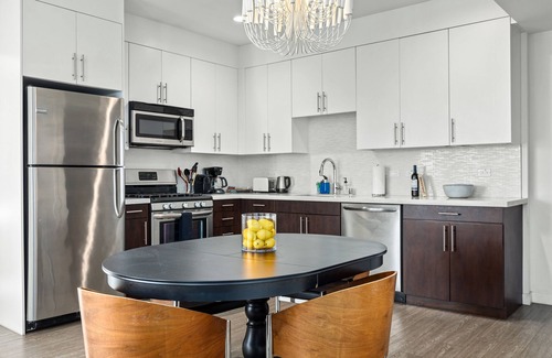 Carthay Circle Condo | The Designer Two-Bedroom Suite