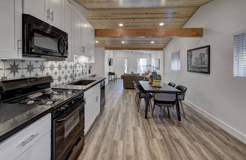 Whitton Acres House | [The Deuce] 2 Houses! - Central PHX Courtyard