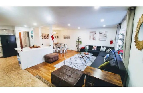 Queens Apartment | The Devonshire /LVL1: LUX Xcape; subway@600 steps