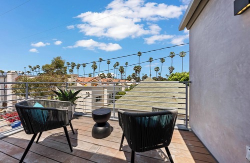 North of Montana Apartment | The Diamond Dune Three floors Two Balconies BBQ