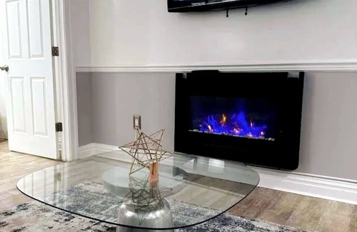 Crown Heights Apartment | The Diamond Duplex 💎 w/backyard and parking