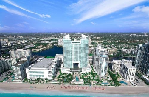 Hollywood South Central Beach Resort | The Diplomat Beach Resort Hollywood, Curio Collection by Hilton