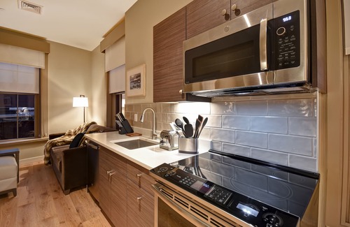 Old Port Hotel | The Docent’s Collection – Thompson Block