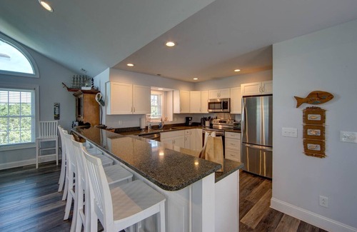 Ocracoke House | The Dock House: Waterfront on canal in Oyster Creek