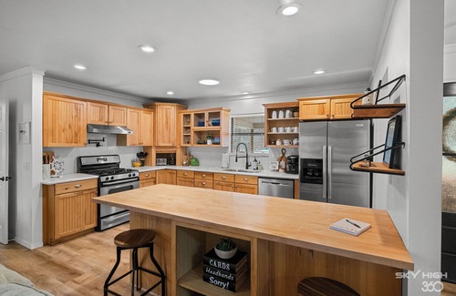 Bella Vista House | The Dock @ Loch Lomond: Lake - Hot Tub - Golf - Bike