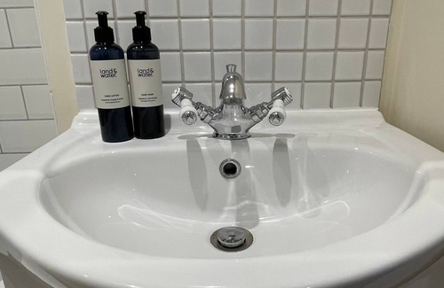 Netheravon Hotel | The Dog and Gun