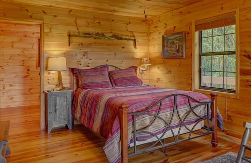 Mineral Bluff Cabin | The Dogwood Cabin - Mountain View | Screened Wrap Around Porch | Fire Pit