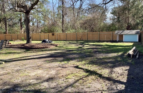 West Ashley House | ❤️ The Dolloff Inn~near Gardens&Plantations~Fenced/Pets-5 Big Screens/Netflix