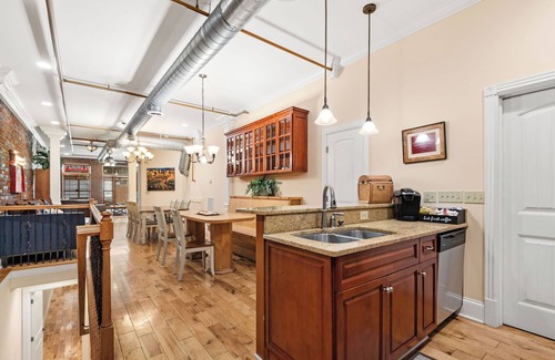 Downtown Nashville Condo | The Dolly- 2 Blocks to Broadway
