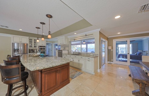 Bal Harbour House | The Dolphin Inn with views of Tampa Bay & Marina