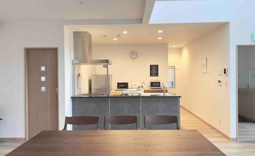 Inzai House | The Dolphin