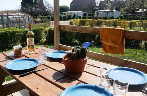 Le Buisson-de-Cadouin House | THE DOMAINE DE PECANY (La Noix de Pecan'y) * - Wooden rental - covered chalet style terrace - RENOVATED IN 2024 5 to 6 people - 5 people. included in the price