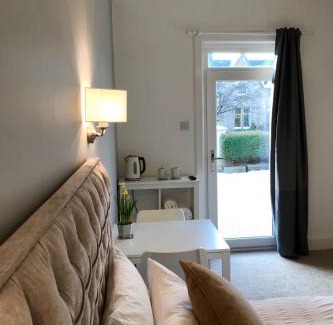 Ayr House | The Doonleigh suite