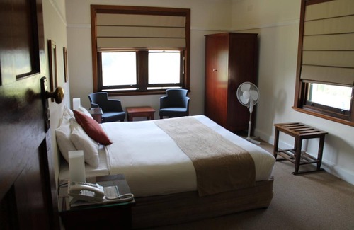 Moss Vale Bed & Breakfast | The Dormie House - On The Golf Course