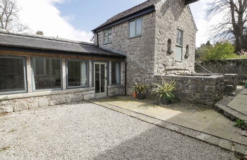 Llanrhaedr Cottage | THE DOVECOTE, pet friendly, character holiday cottage in Llanrhaeadr
