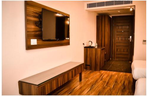 Kanpur Hotel | THE DOWNTOWN