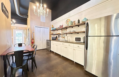 Demorest Apartment | The DOWNTOWN LOFT, on the square, across from Piedmont University, sleeps 4.