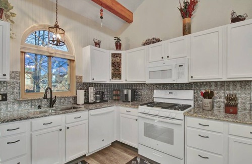 Woodland Park House | The Downtown Nugget - pet friendly, comfortable