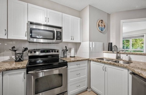 East Kootenay Apartment | The Dragonfly | Pool/Hot Tub | Lake Access | Kayak