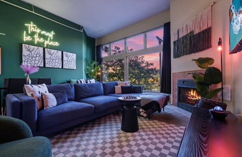 Downtown Cleveland Apartment | The DRAMA Loft - 5 mins to Playhouse - DT