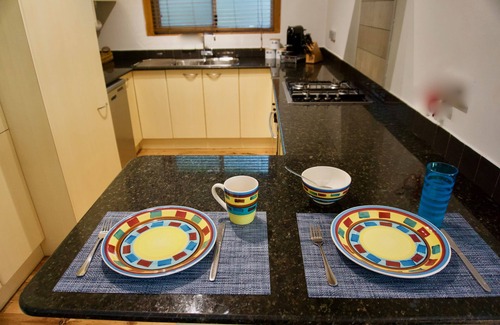 Coogee House | The Dream: Coogee 3 bedroom-AC-cortyard-200m Beach