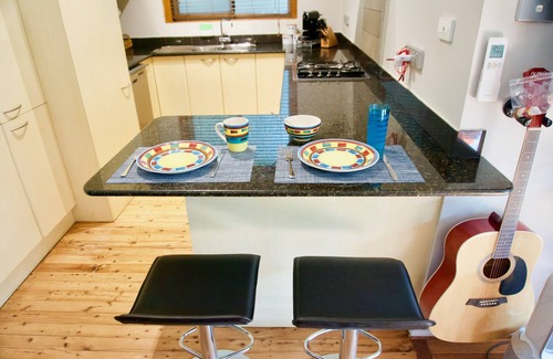 Coogee House | The Dream: Coogee 3 bedroom-AC-cortyard-200m Beach