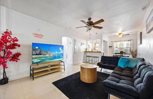 Hollywood Lakes Apartment | The Dream Marina