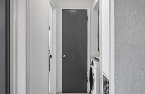 Hollywood Lakes Apartment | The Dream Marina