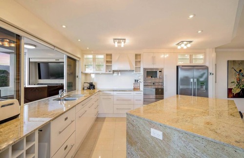 Cairns Apartment | The Dreamscape Sea View Serenity on the Esplanade
