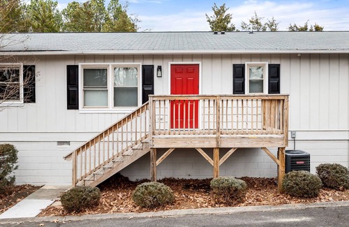 Durham Apartment | The Durham Nook~Cozy 1BR Hideaway Near Duke, Downtown & Peaceful Parks