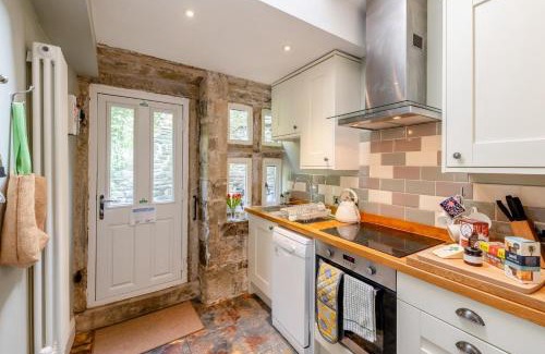 Halifax House | The Dyers Retreat - Halifax