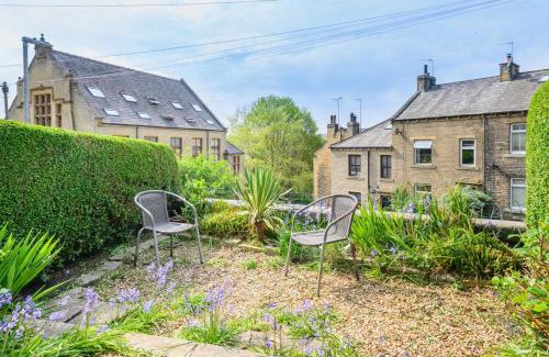 Halifax House | The Dyers Retreat - Halifax