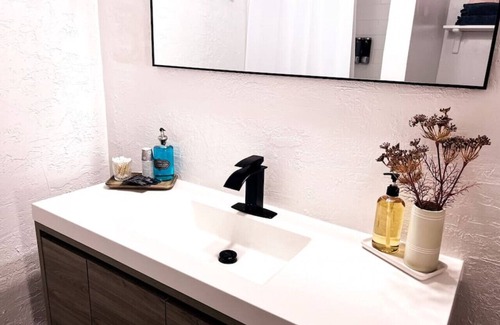 Lincolnville Hotel | The Dylan Suites 4 - Steps from Downtown & Flagler