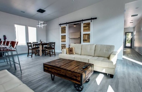 Tallahassee House | The Dylan - Ultra Modern Luxury Home