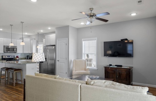 Bermuda Bay House | The E Gull Has Landed: Private Spa, Shared Pool