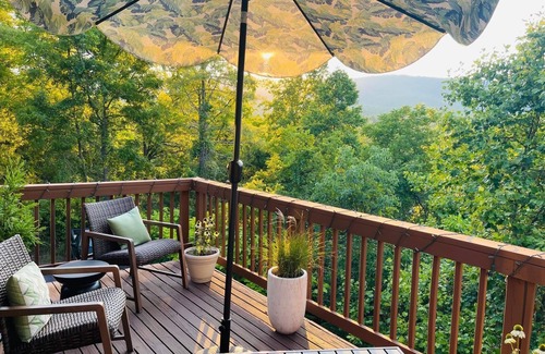 Basye Condo | The Eagle's Nest - Mtn Views, Walk to Lake & Dining