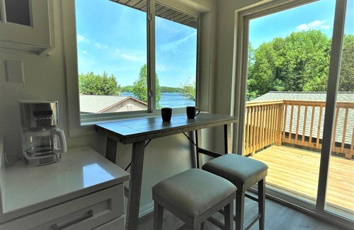 Phillips House | The Eagles Nest at Lakeside Lodging | 2 Bedroom