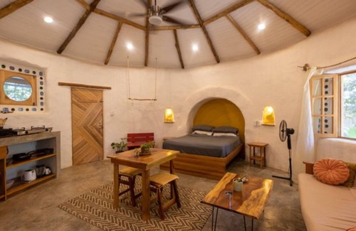 Nosara Cabin | The Earthbag House - 5 min walk to Pelada beach!