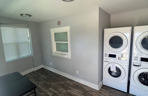 Panama City House | The East Bay Inn Room 5 - Cozy hotel in brilliant Panama City with AC, WiFi
