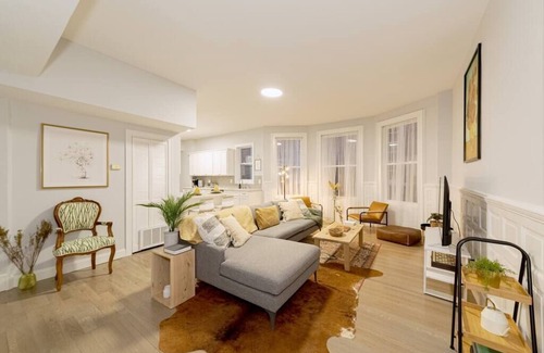 East Rock Apartment | The East Rock 4BR Parking Washer & Dryer Walk to Yale