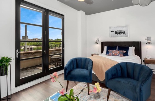 Fayetteville Apartment | The East View - Overlooks Downtown - Steps to Dickson